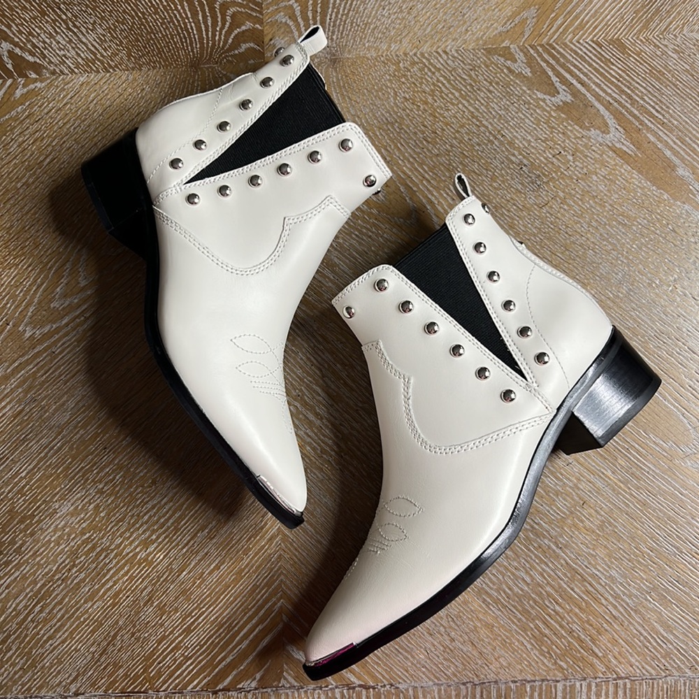MARC FISHER Mlyente White Studded Pointy Booties 5.5